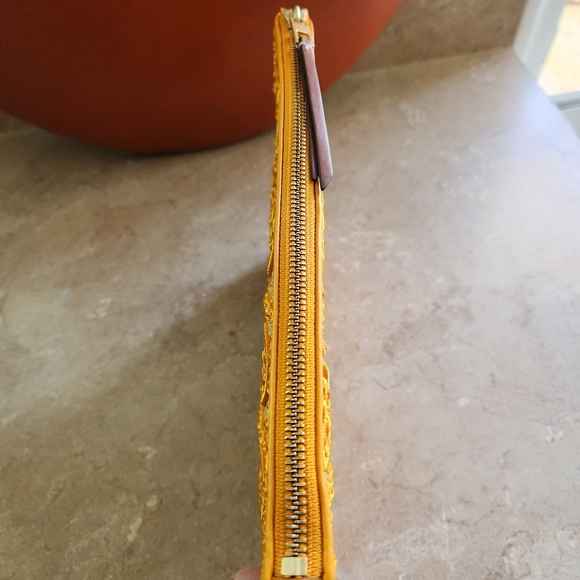 NWOT Tory Burch Orange Citrine T Monogram Embroidered Straw Clutch Purse - Picture 10 of 10